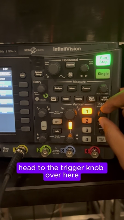 Oscilloscope Trigger Capture - Illinois Media Space